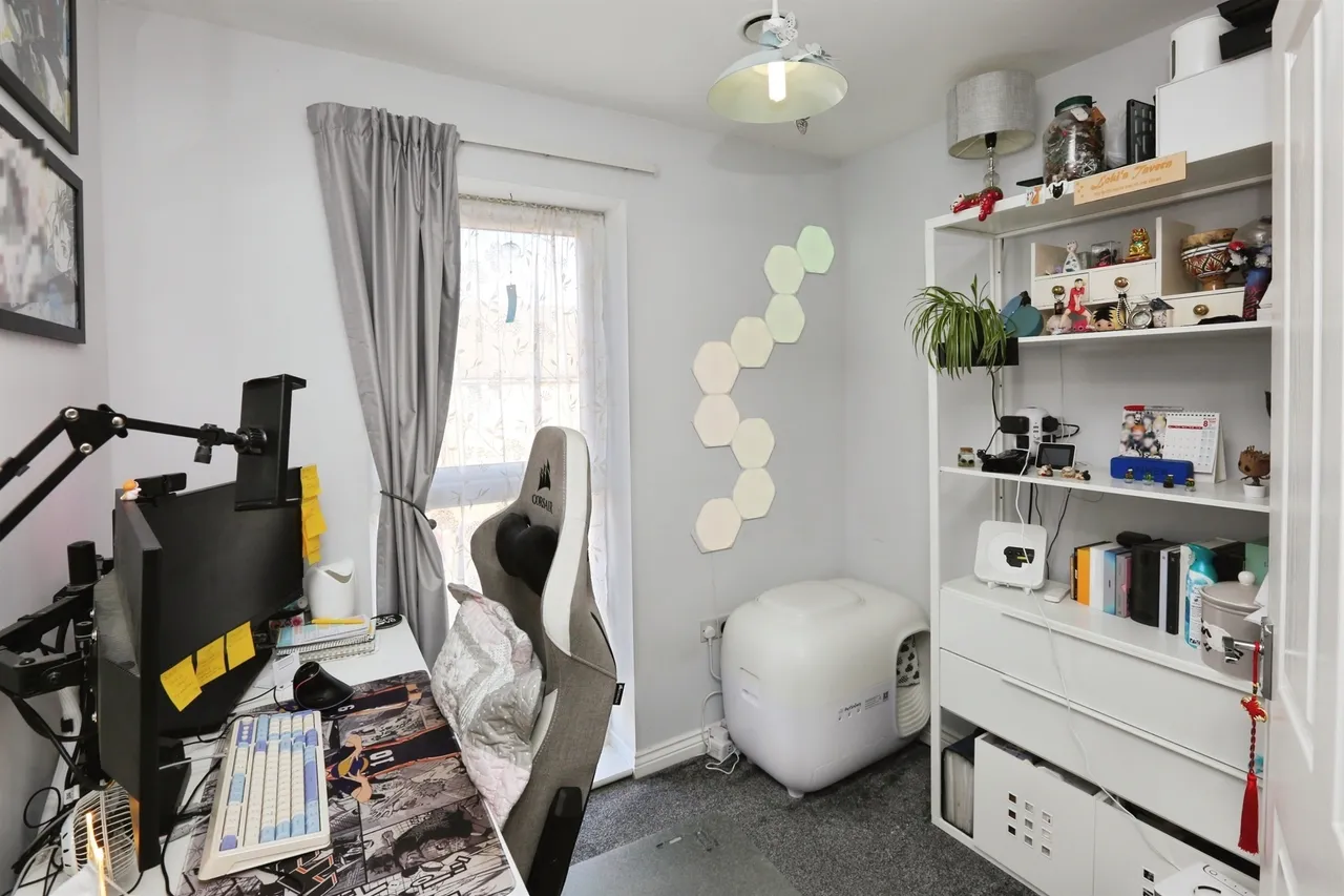 Howe Road, Gosport, PO13, photo 8