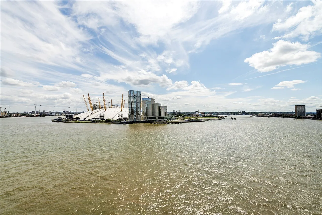 Fairmont Avenue, London, E14, photo 15