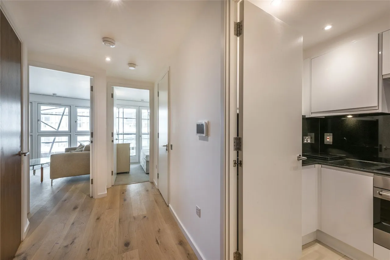 Fairmont Avenue, London, E14, photo 2