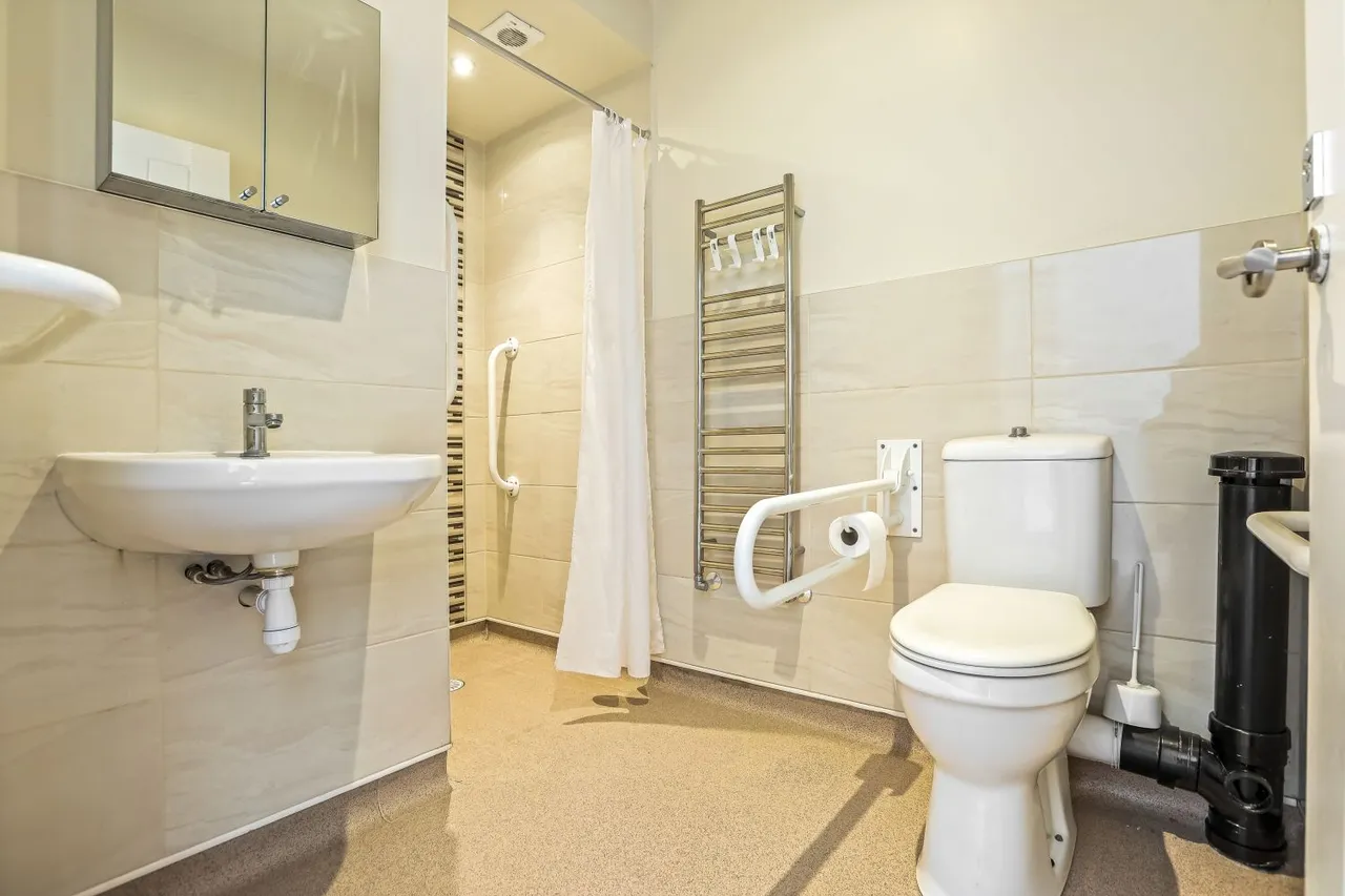 Humberstone Lane, Leicester, LE4, photo 9