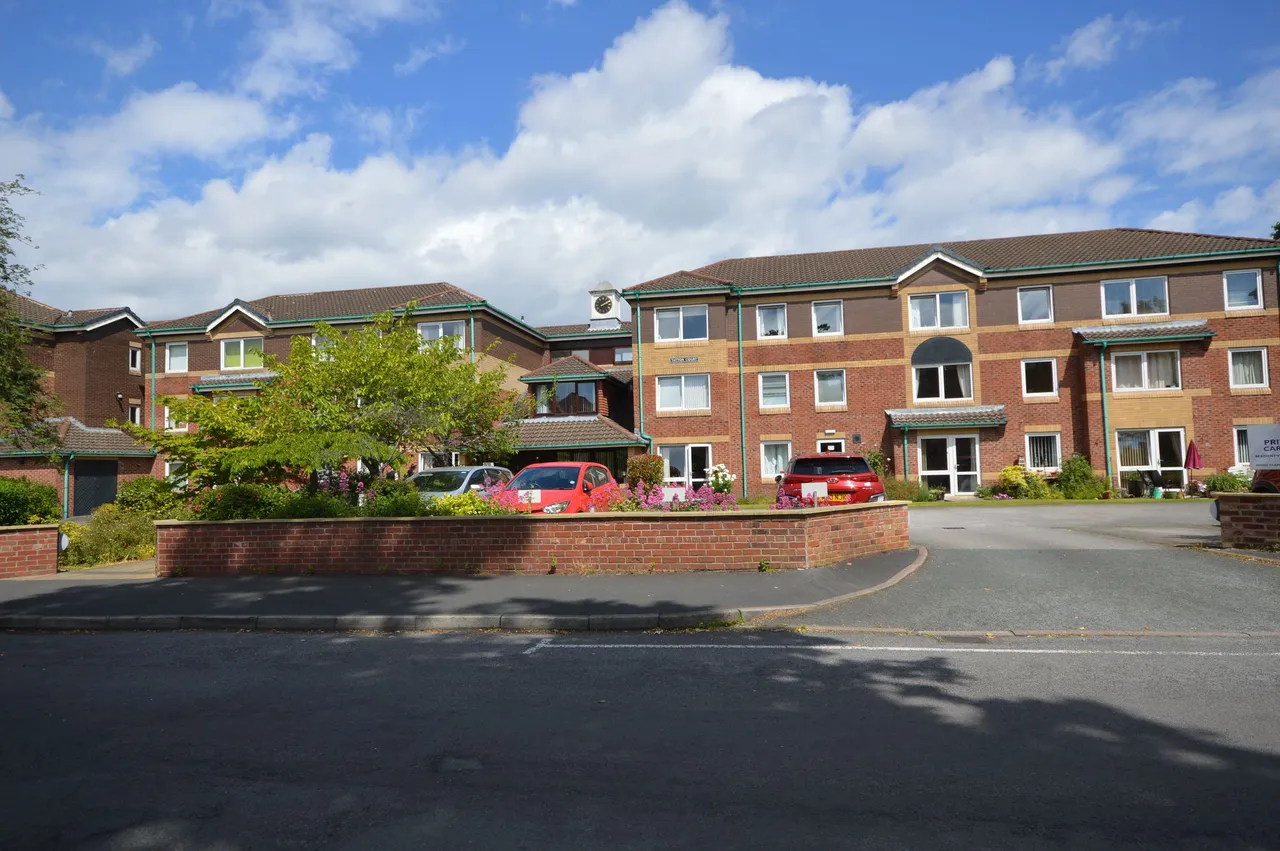 Tatton Court, Stockport, photo 13