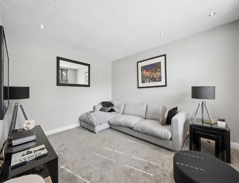 Curzon Mews, Wilmslow, photo 7
