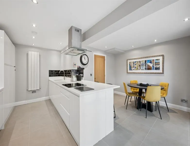 Curzon Mews, Wilmslow, photo 5