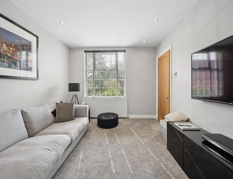 Curzon Mews, Wilmslow, photo 6