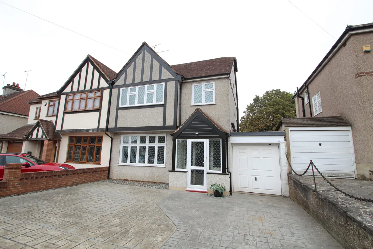 4 bed house for sale — Oakfield Lane, Wilmington