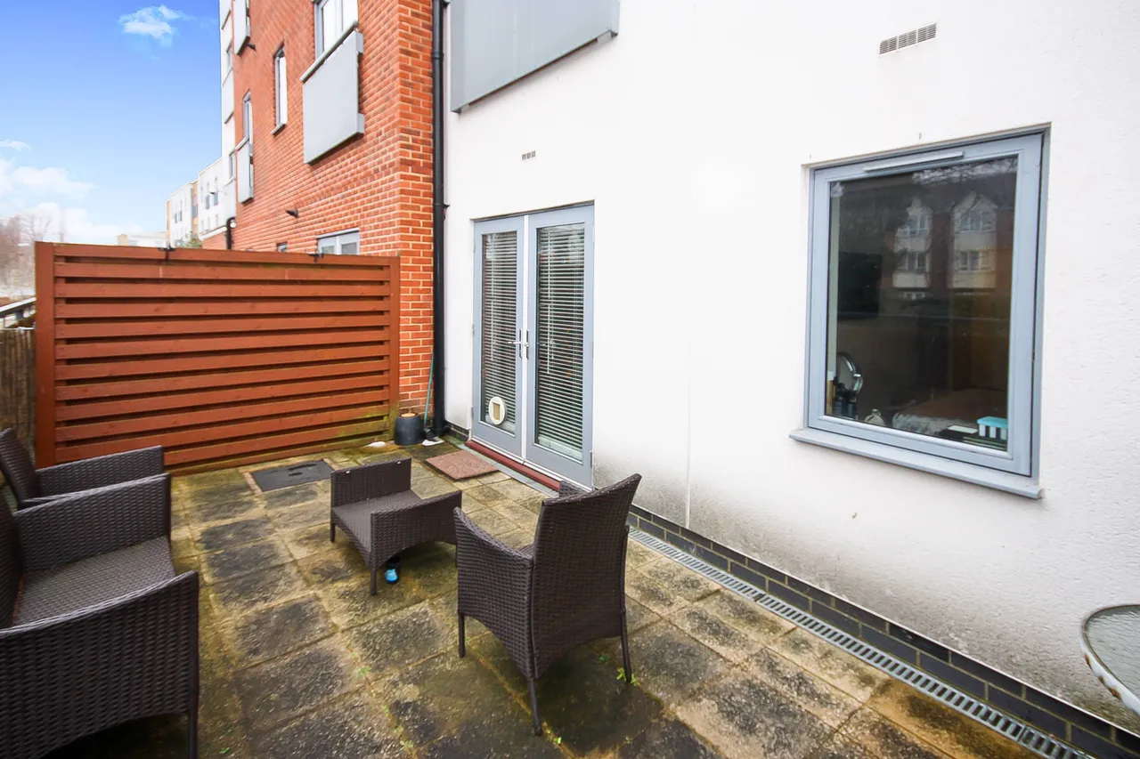 Taywood Road, Northolt, UB5, photo 4