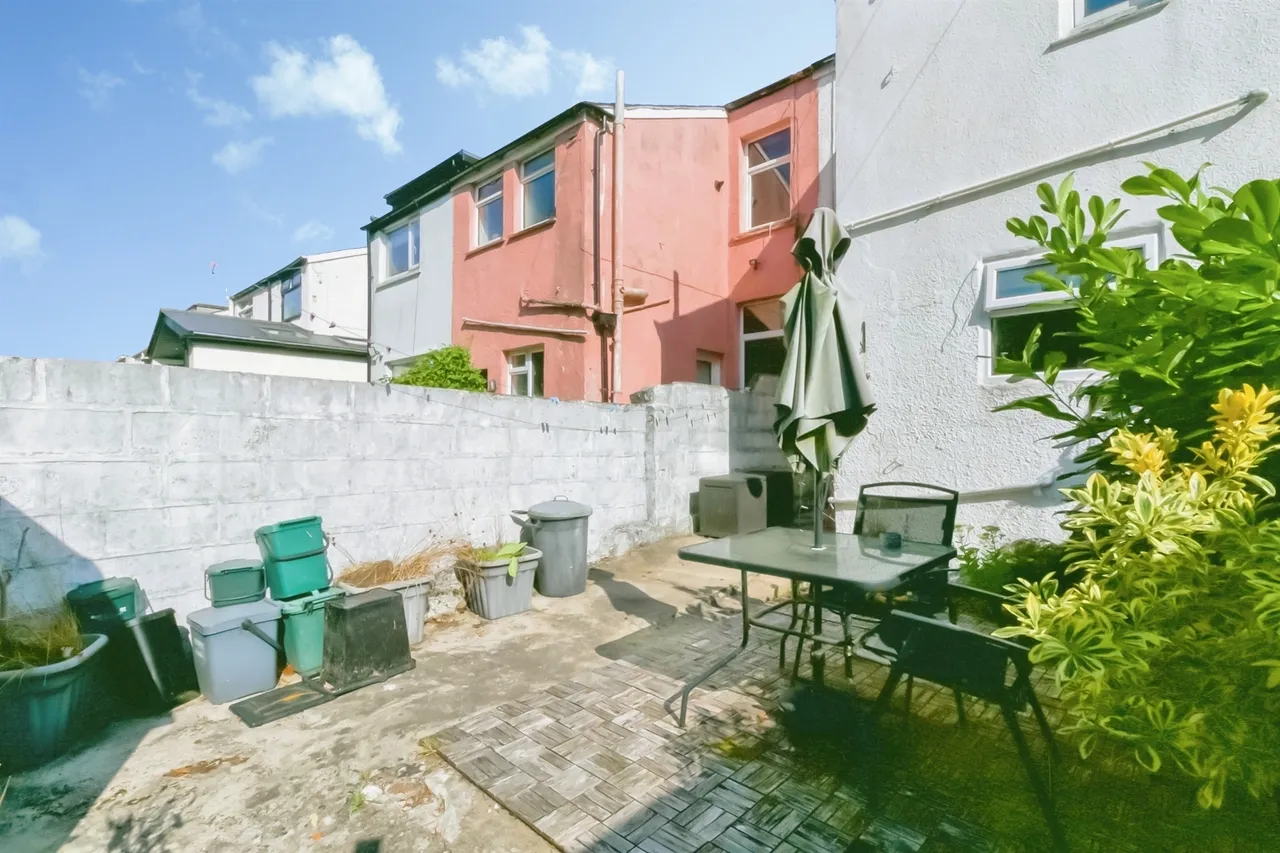 Salisbury Road, Barry, CF62, photo 8