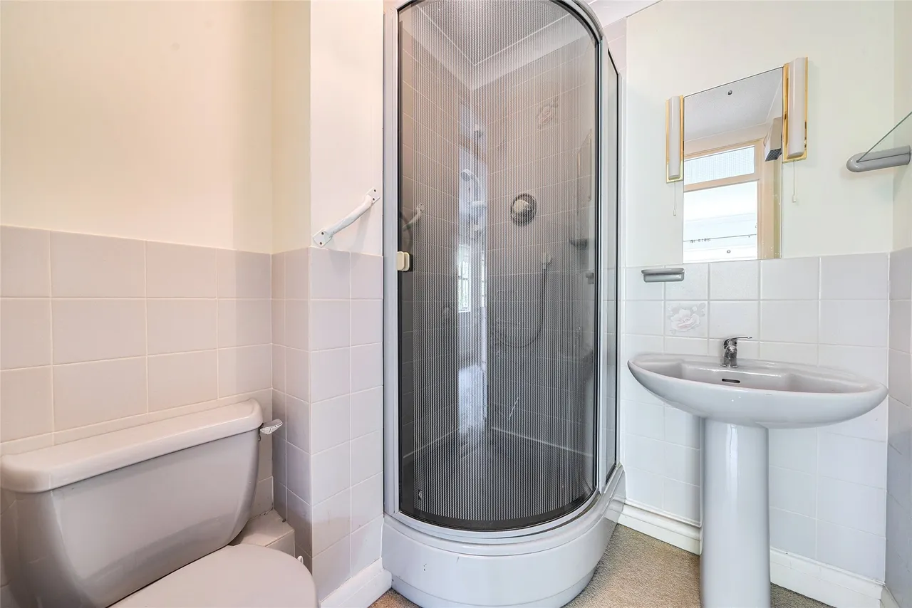 Wraymead Place, Surrey, Wray Park Road, RH2 0EF, photo 8