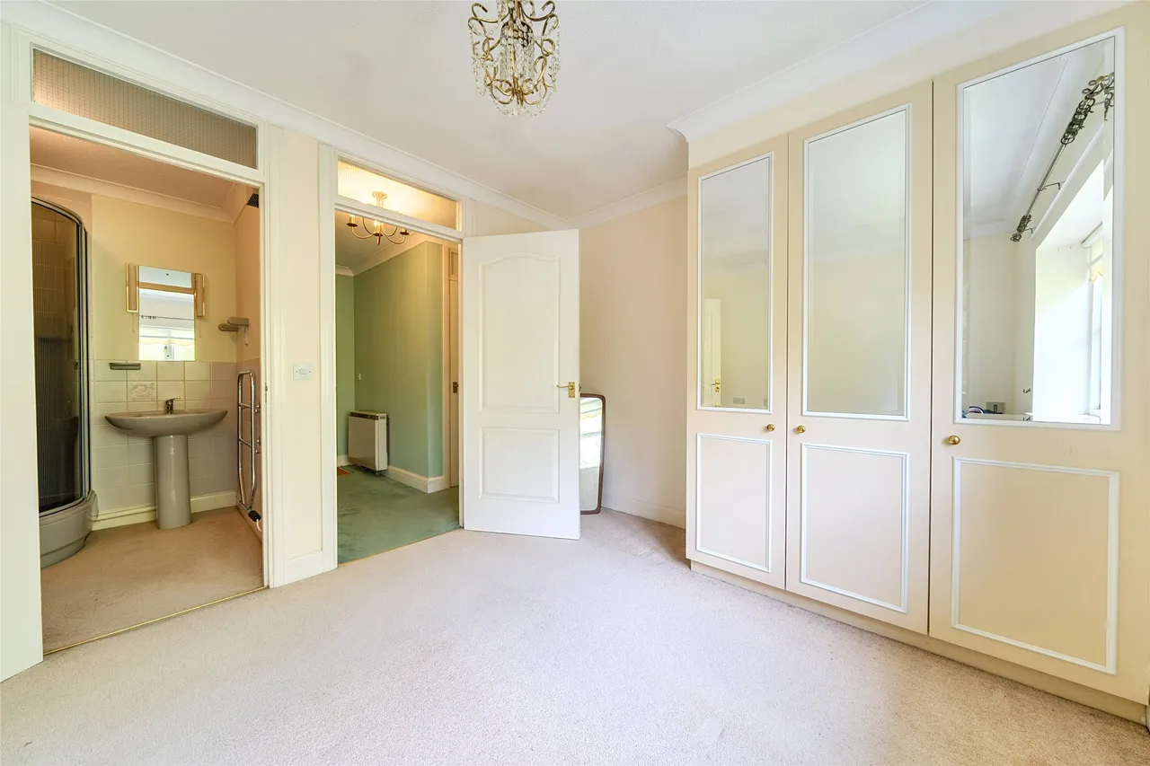 Wraymead Place, Surrey, Wray Park Road, RH2 0EF, photo 7