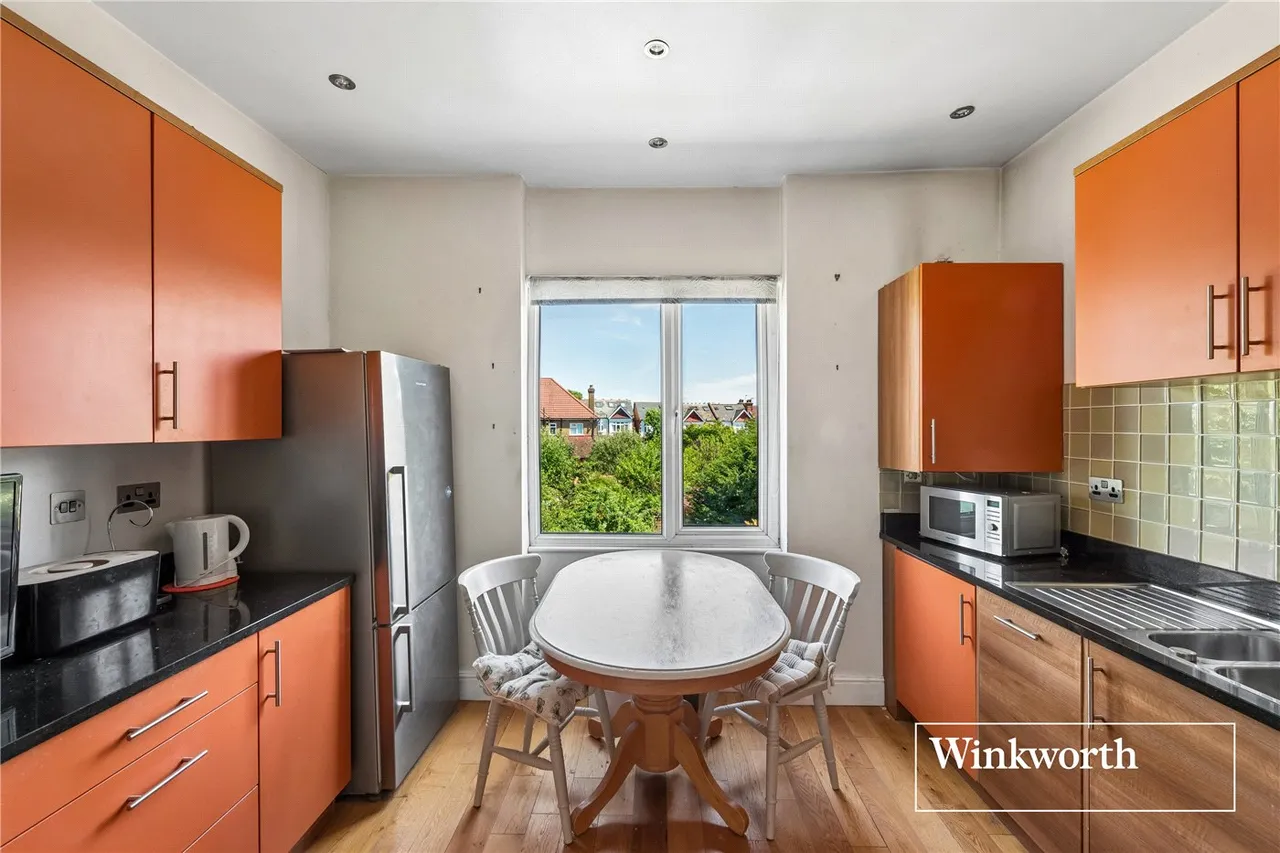 Chislehurst Avenue, North Finchley, London, N12, photo 9