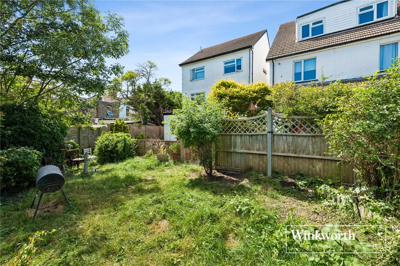 Chislehurst Avenue, North Finchley, London, N12, photo 3
