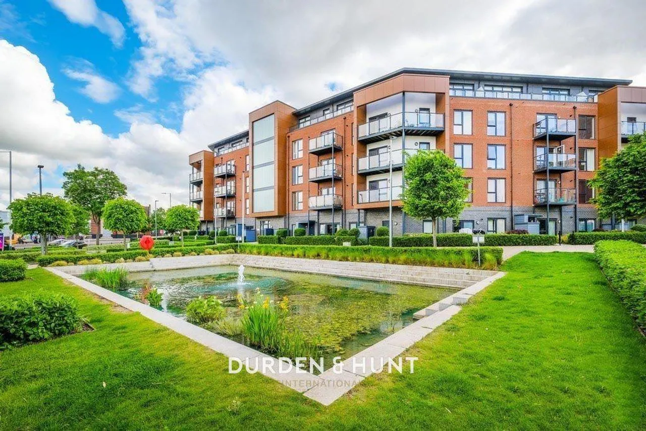 1 bed flat for sale, Gubbins Lane, Harold Wood, RM3