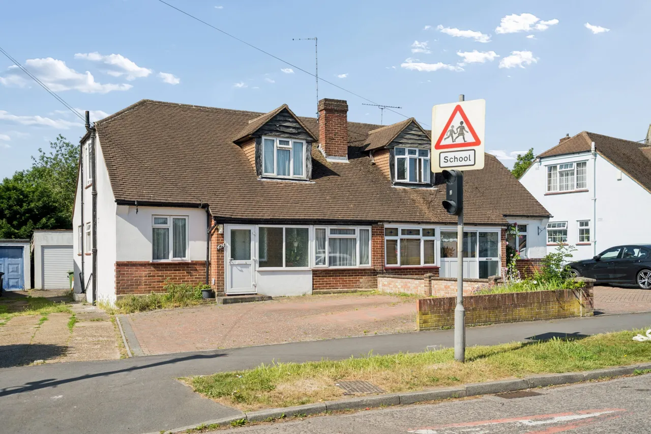 3 bed house for sale, Bushey Mill Lane, Bushey, WD23