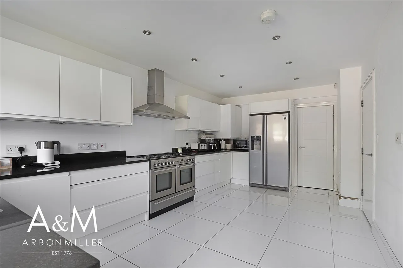 Forest Road, 1 Forest Road Essex Barkingside, ILFORD, Essex, IG63HA, photo 14