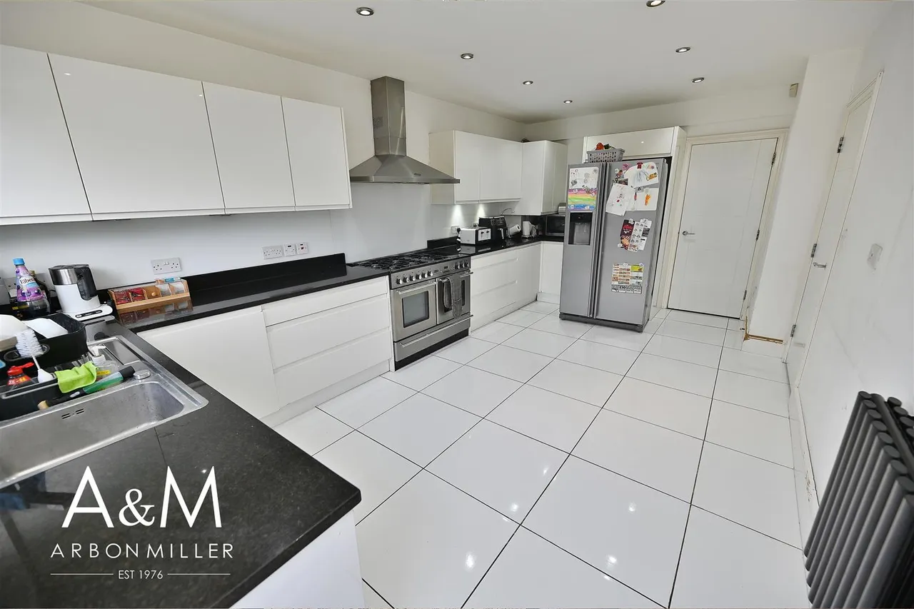 Forest Road, 1 Forest Road Essex Barkingside, ILFORD, Essex, IG63HA, photo 11