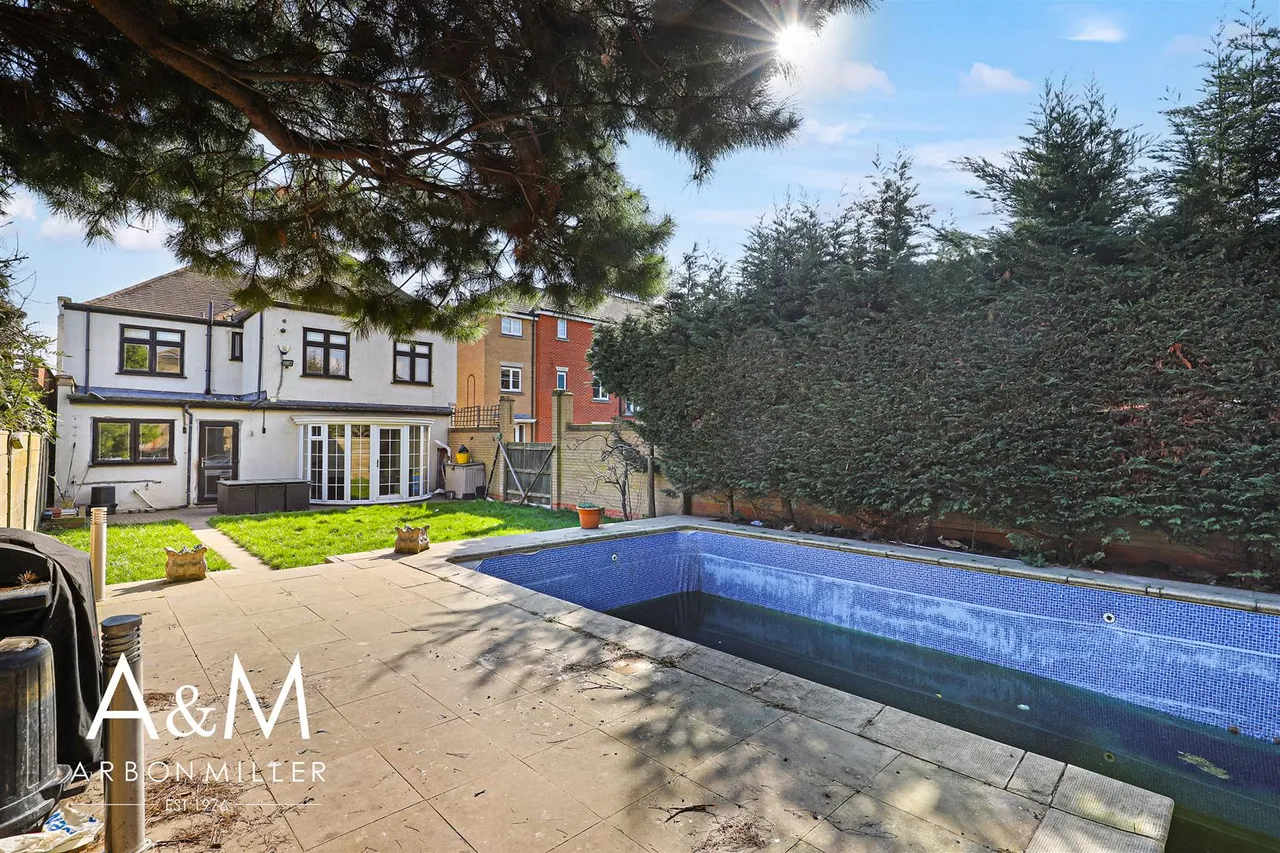 Forest Road, 1 Forest Road Essex Barkingside, ILFORD, Essex, IG63HA, photo 5