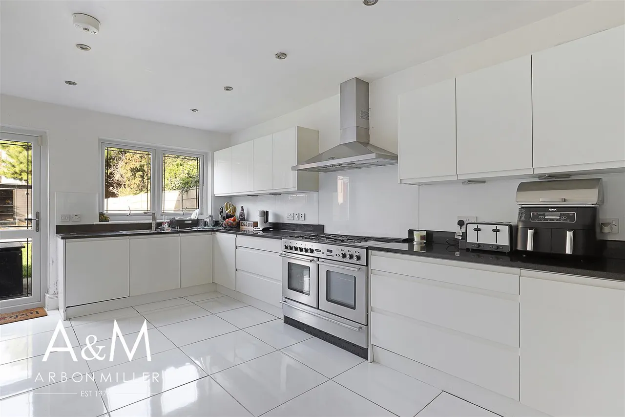 Forest Road, 1 Forest Road Essex Barkingside, ILFORD, Essex, IG63HA, photo 13