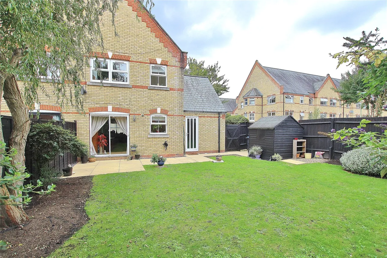 Brushfield Way, Knaphill, GU21, photo 13