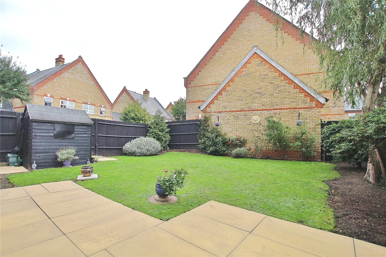 Brushfield Way, Knaphill, GU21, photo 12