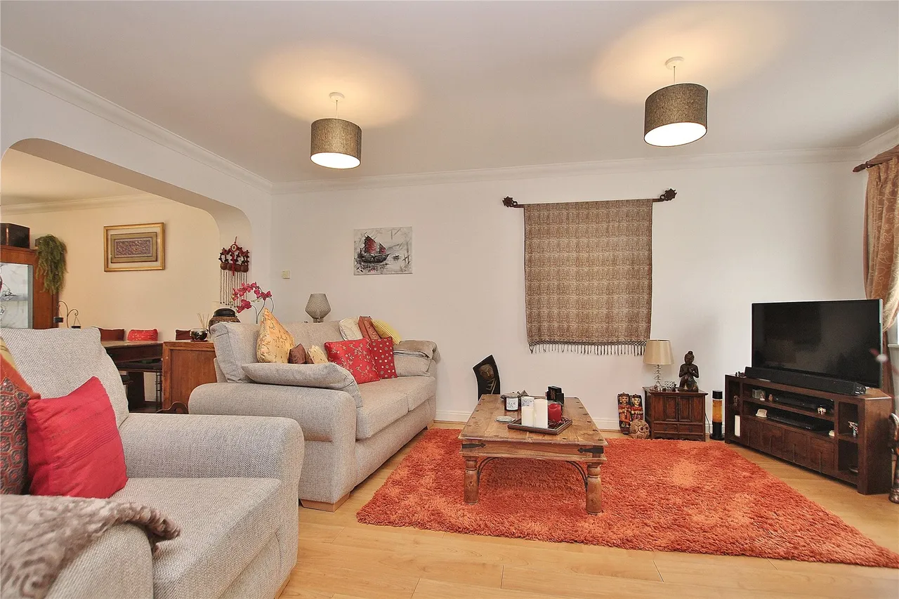 Brushfield Way, Knaphill, GU21, photo 2
