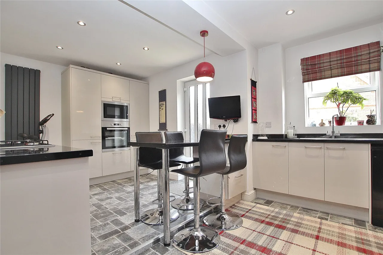 Brushfield Way, Knaphill, GU21, photo 5