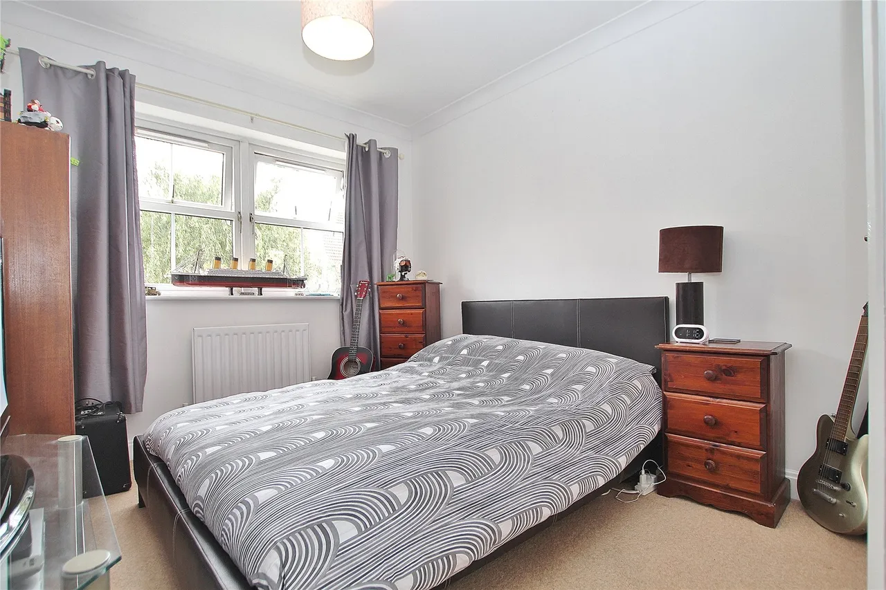 Brushfield Way, Knaphill, GU21, photo 10