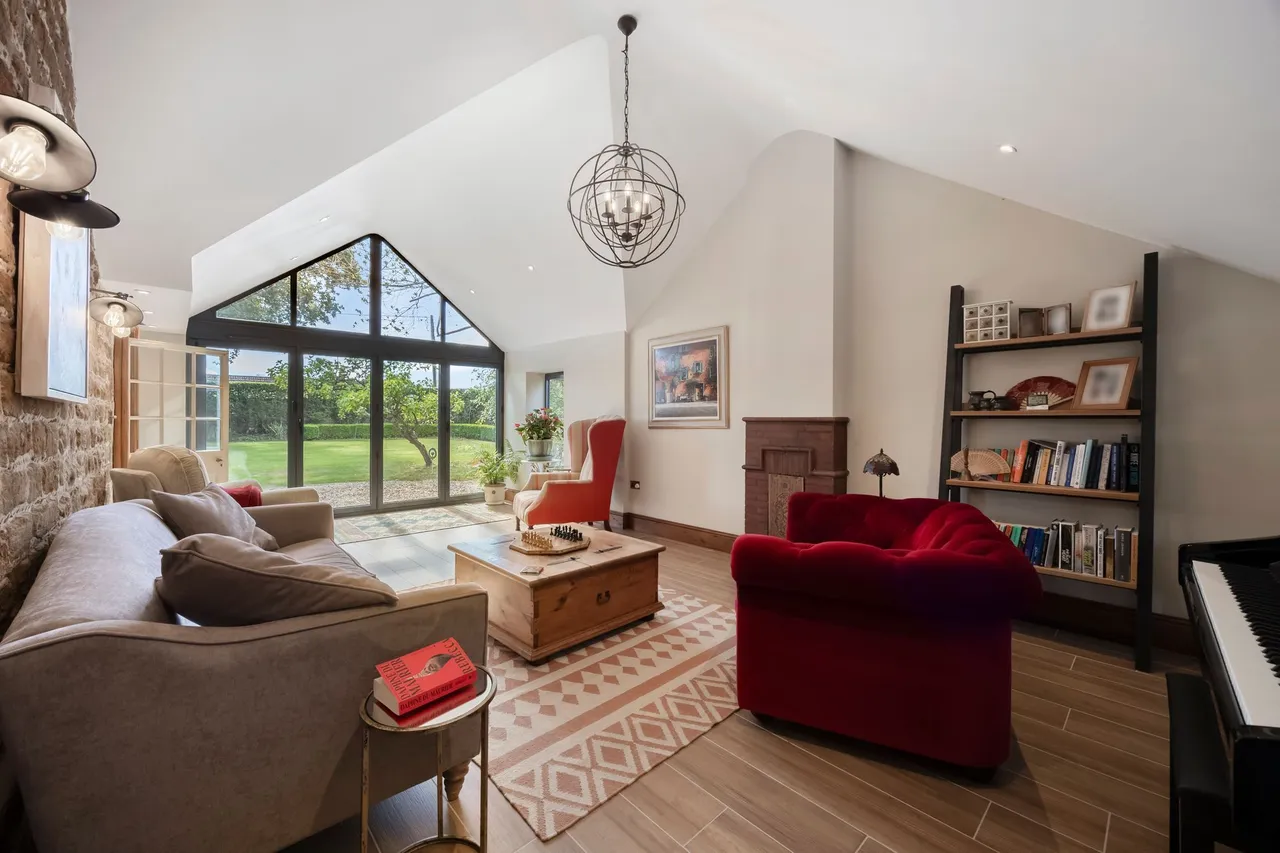 Characterful Family Home in the Centr, photo 7