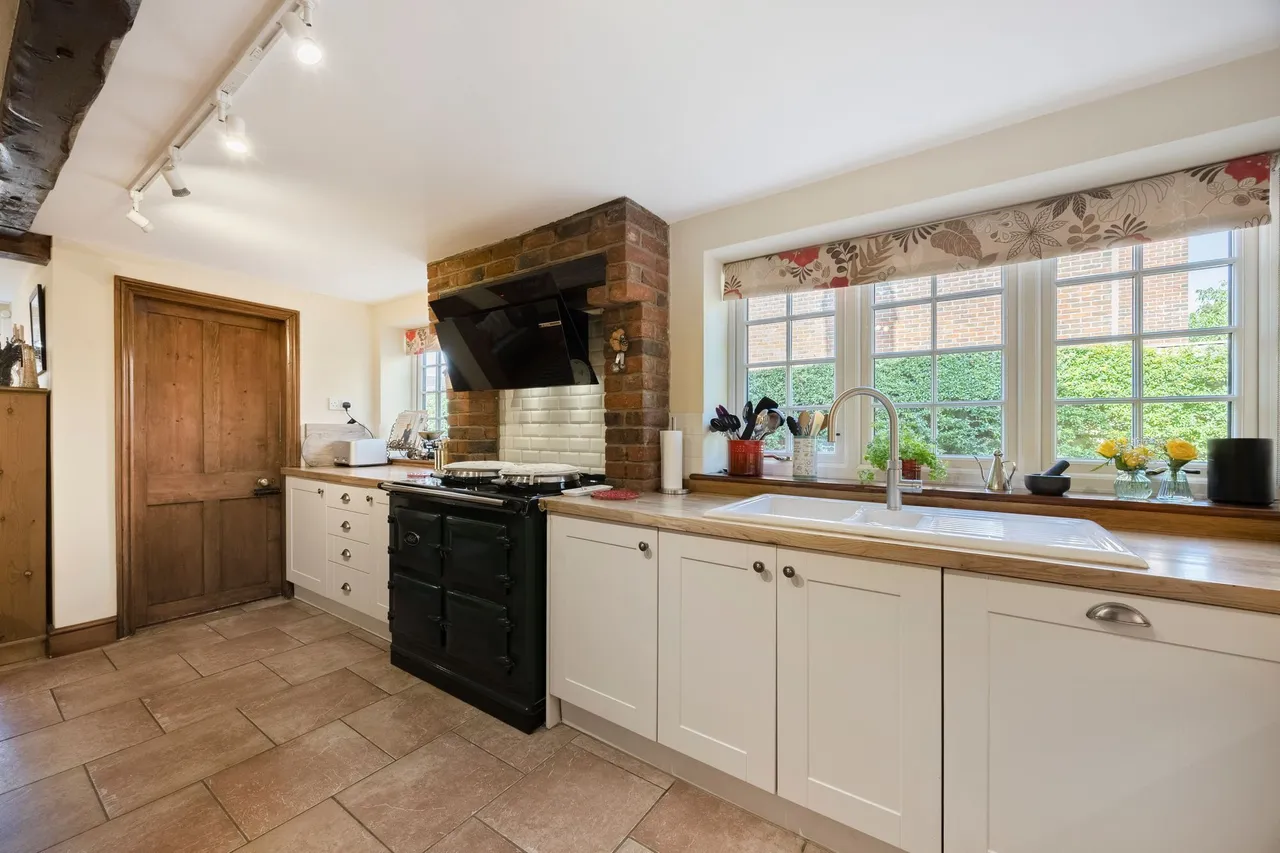 Characterful Family Home in the Centr, photo 5