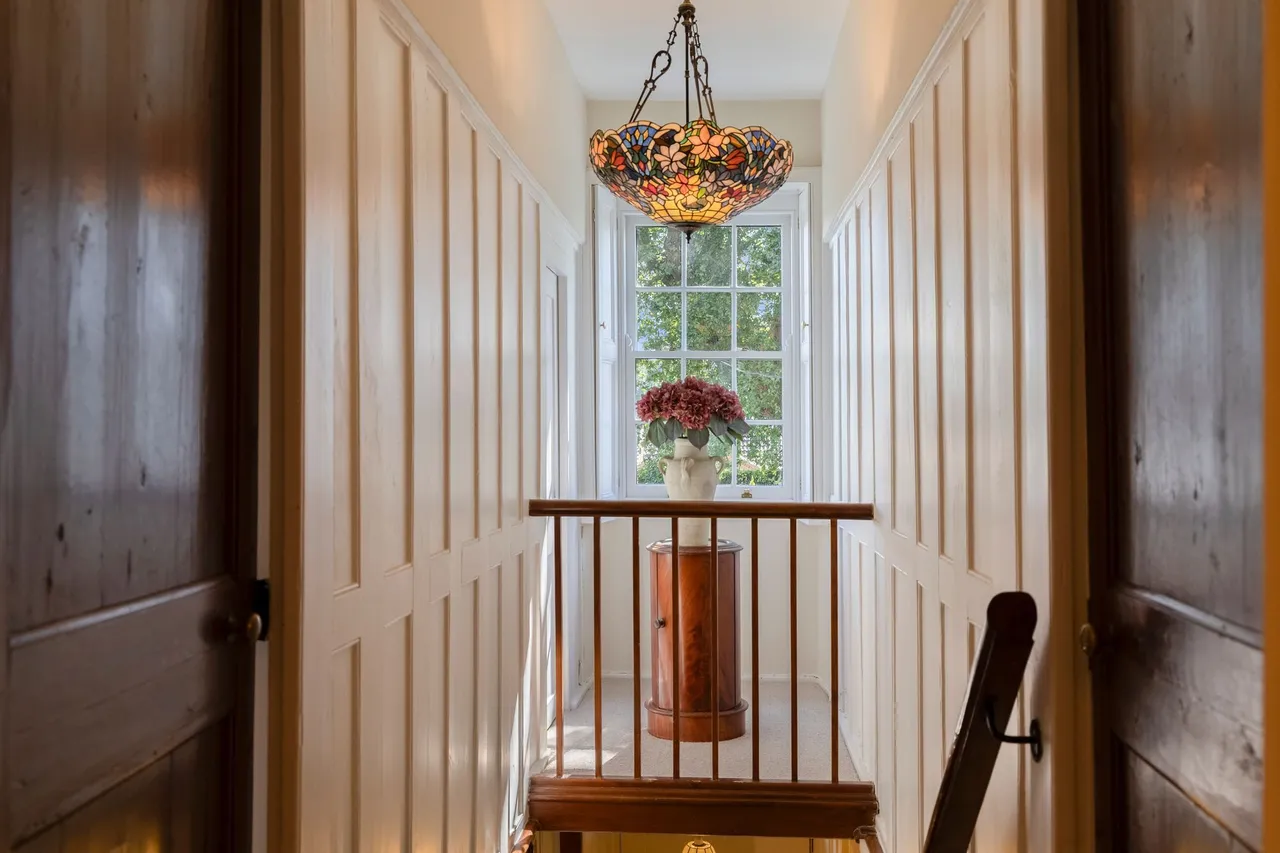 Characterful Family Home in the Centr, photo 21