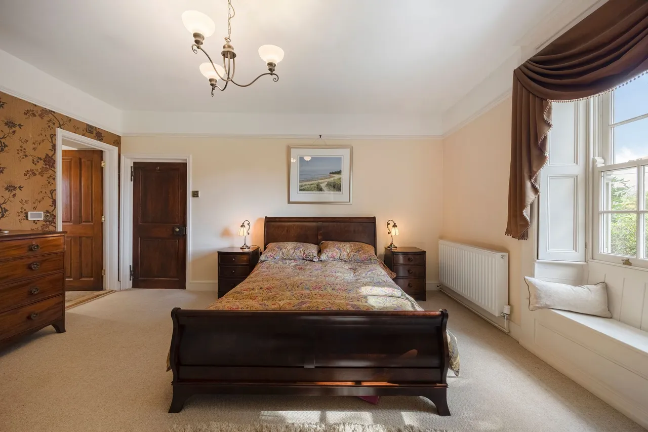 Characterful Family Home in the Centr, photo 15