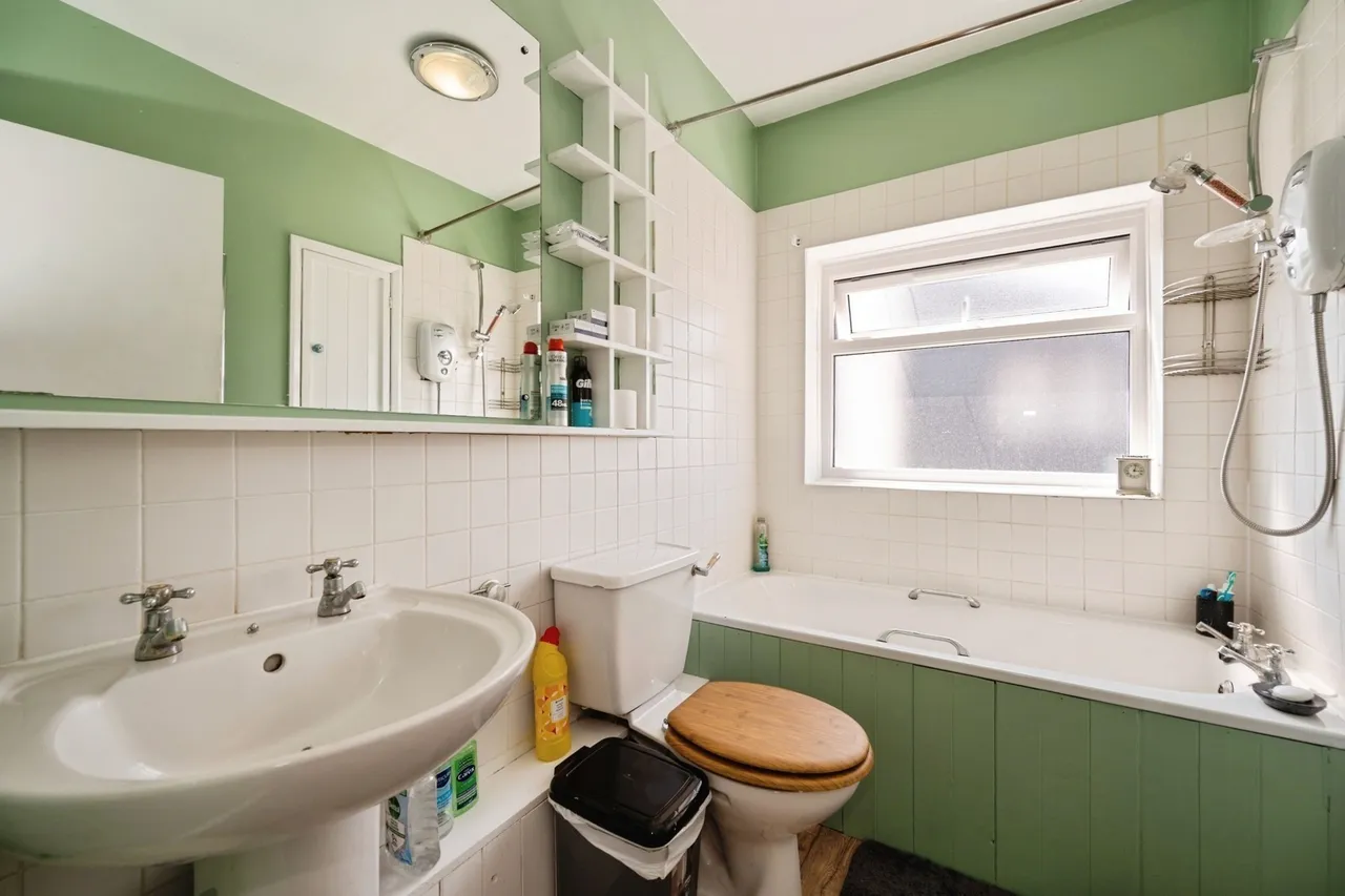 Southwood Road, Hayling Island, PO11, photo 7