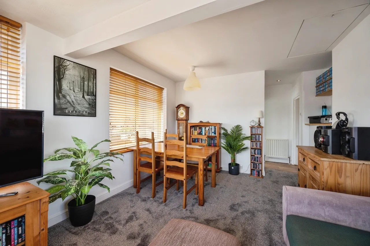 Southwood Road, Hayling Island, PO11, photo 14