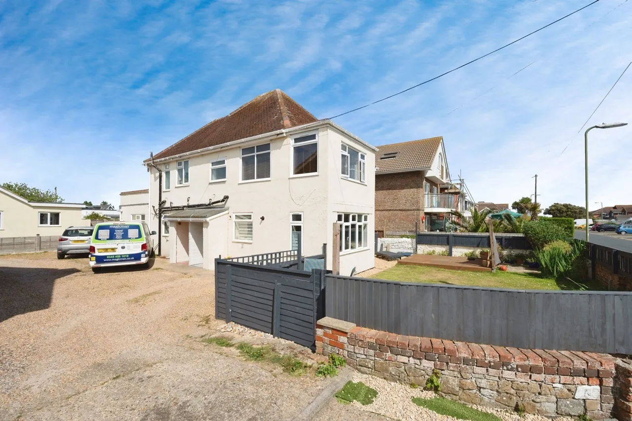 Southwood Road, Hayling Island, PO11, photo 12
