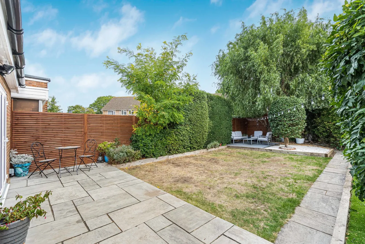 Wolsey Road, Sunbury-on-Thames, TW16, photo 5