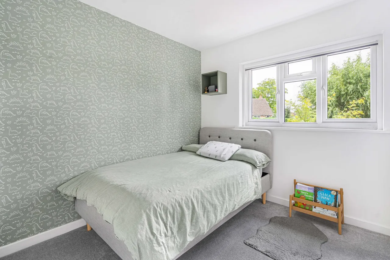 Wolsey Road, Sunbury-on-Thames, TW16, photo 16