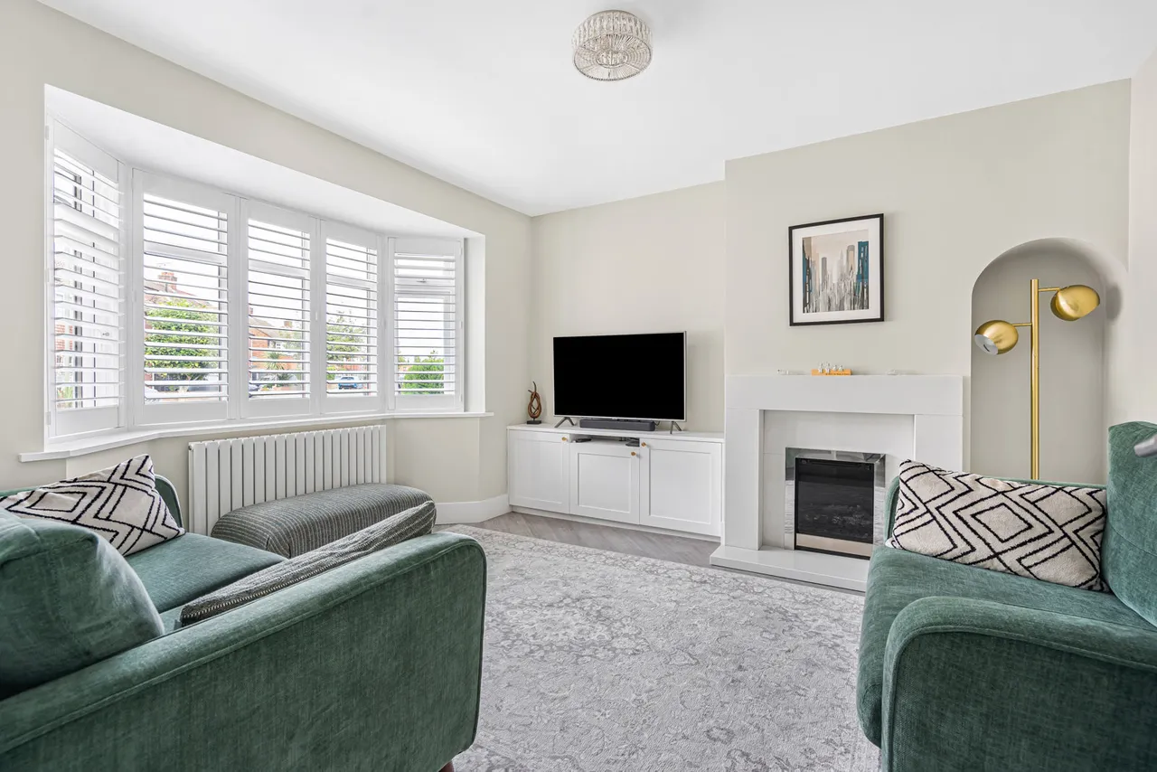Wolsey Road, Sunbury-on-Thames, TW16, photo 2