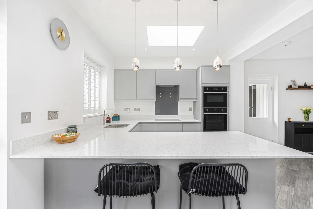 Wolsey Road, Sunbury-on-Thames, TW16, photo 10