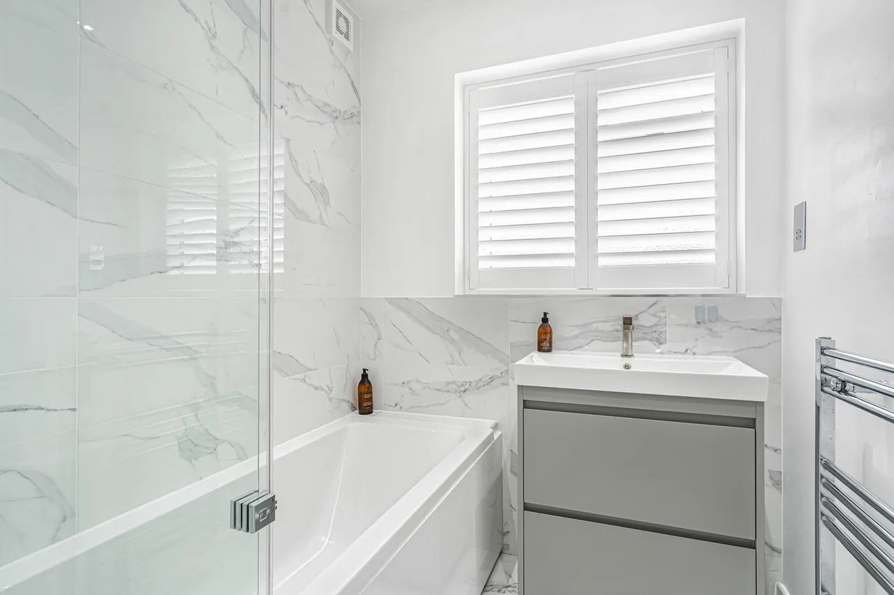 Wolsey Road, Sunbury-on-Thames, TW16, photo 18