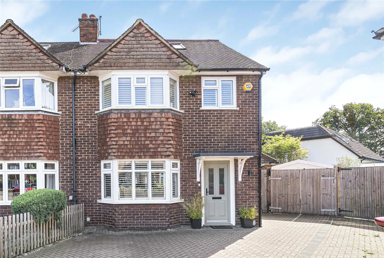 4 bed house for sale, Wolsey Road, Sunbury-on-Thames, TW16