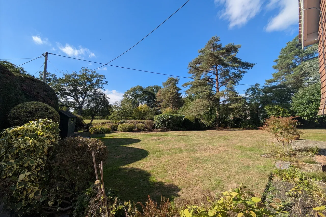 Trout Lane, Horsham, RH13, photo 3