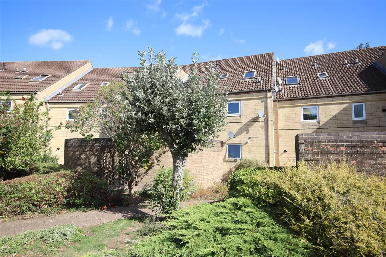 Field View, Chippenham, photo 9