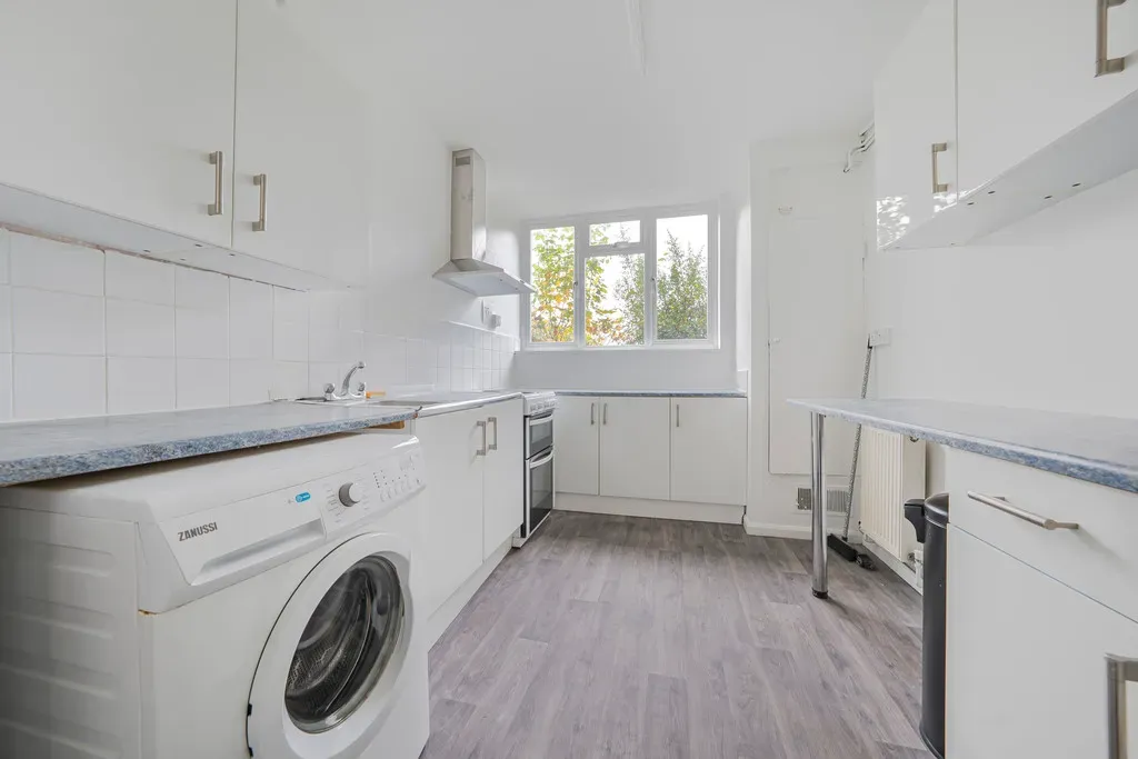2 bed flat to rent, Park Road, Uxbridge