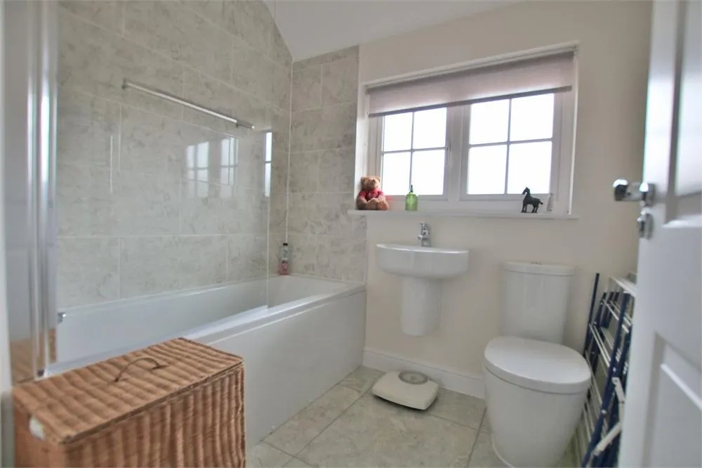 Earls Barton, Northamptopn, NN6 0RJ, photo 7