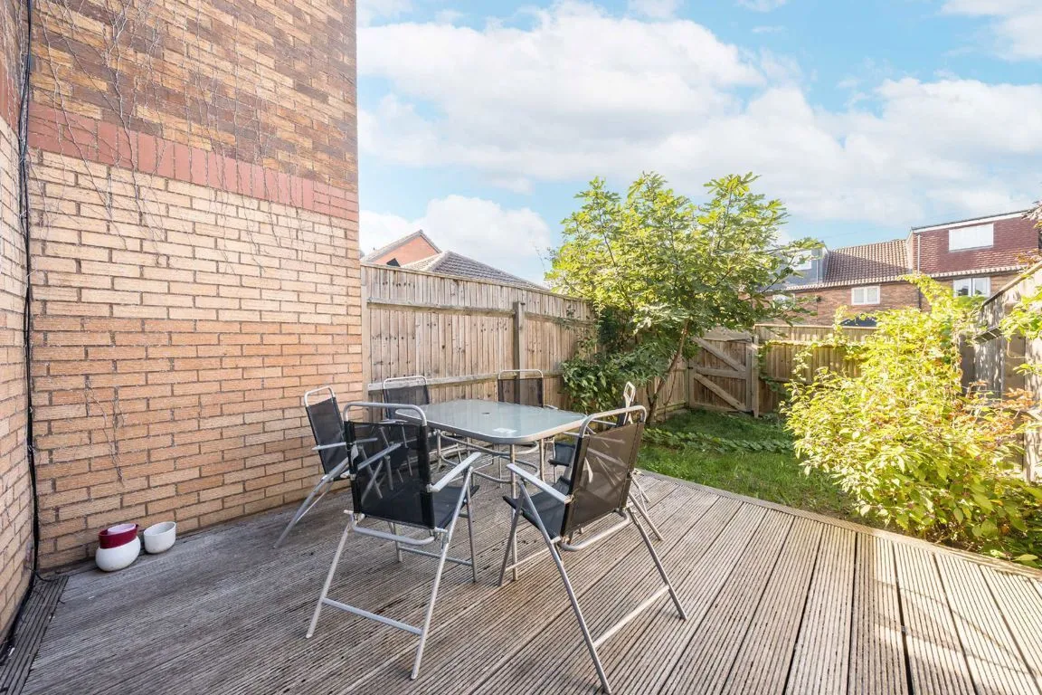 Keats Close, SW19, photo 6