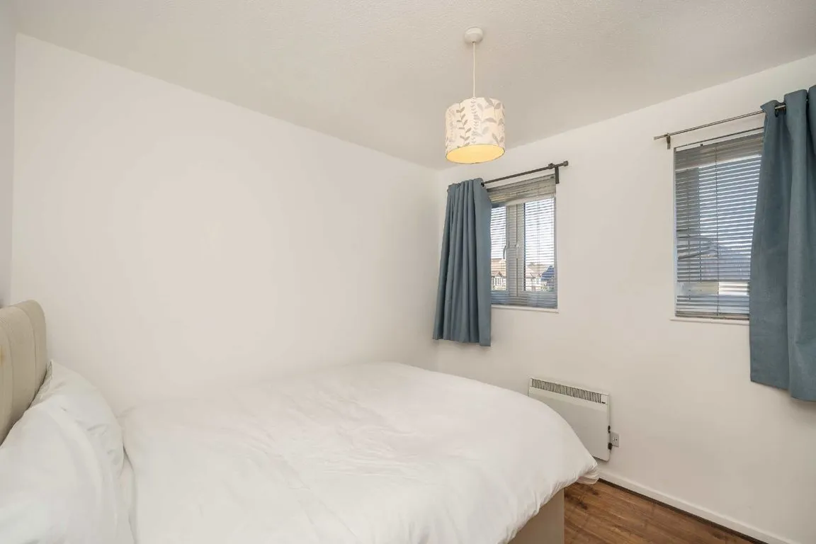 Keats Close, SW19, photo 4