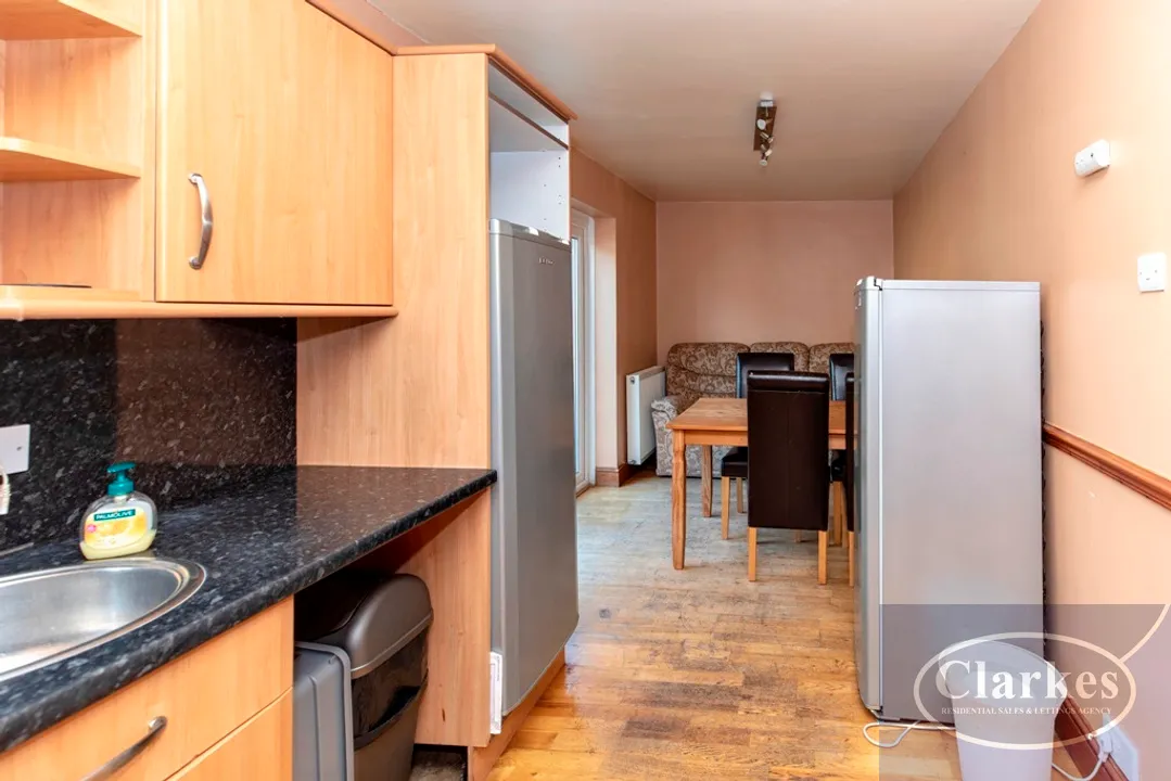 Astbury Avenue, Wallisdown, photo 4