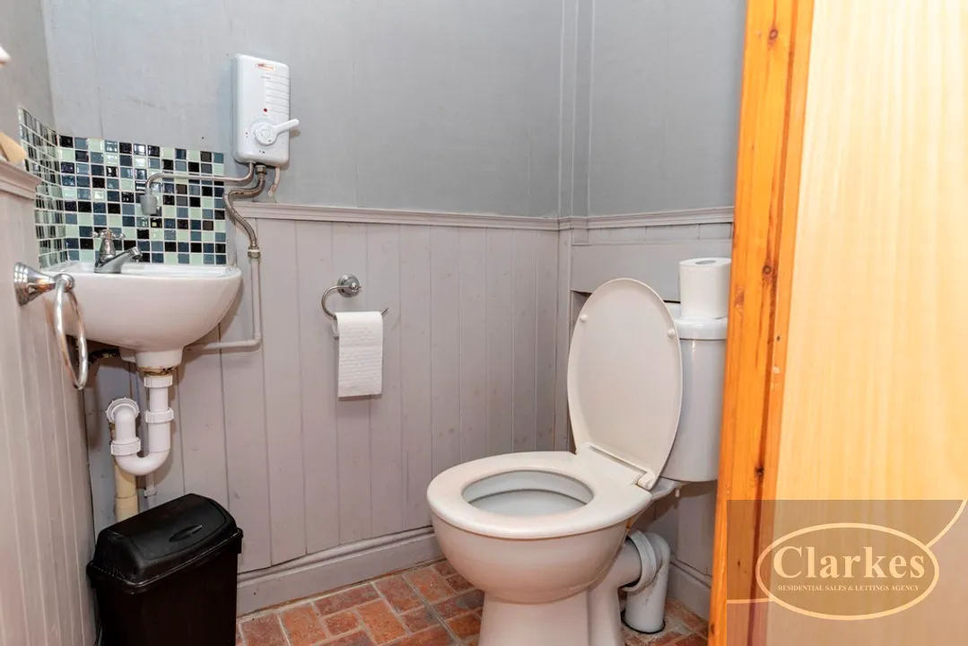 Astbury Avenue, Wallisdown, photo 6