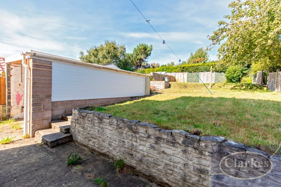 Astbury Avenue, Wallisdown, photo 5