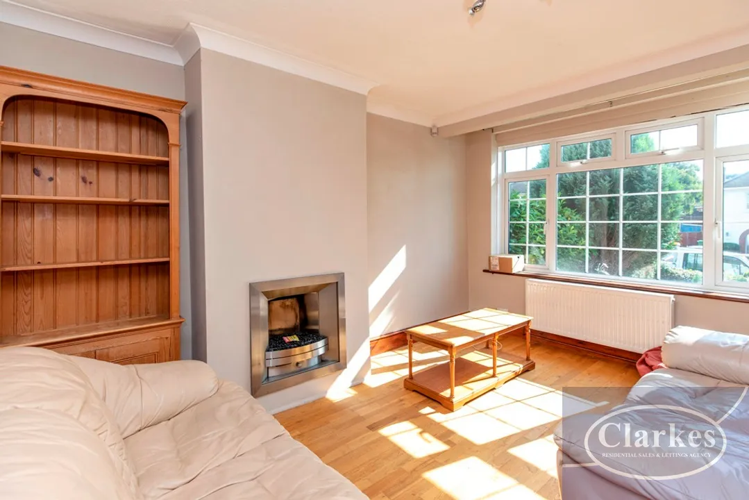 Astbury Avenue, Wallisdown, photo 2