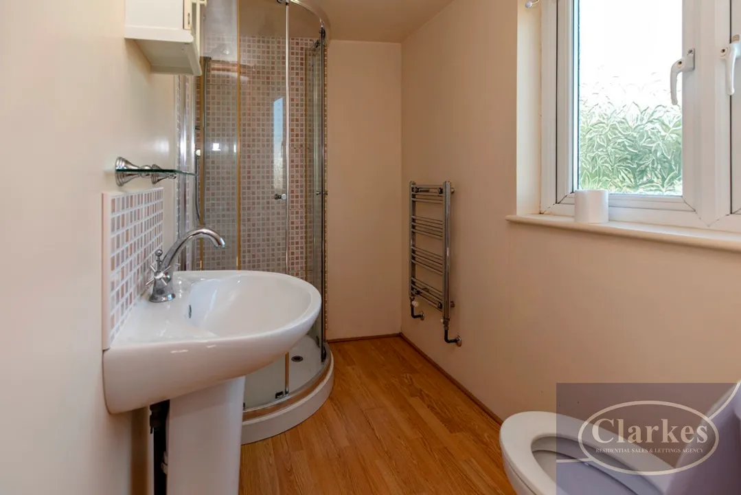 Astbury Avenue, Wallisdown, photo 13